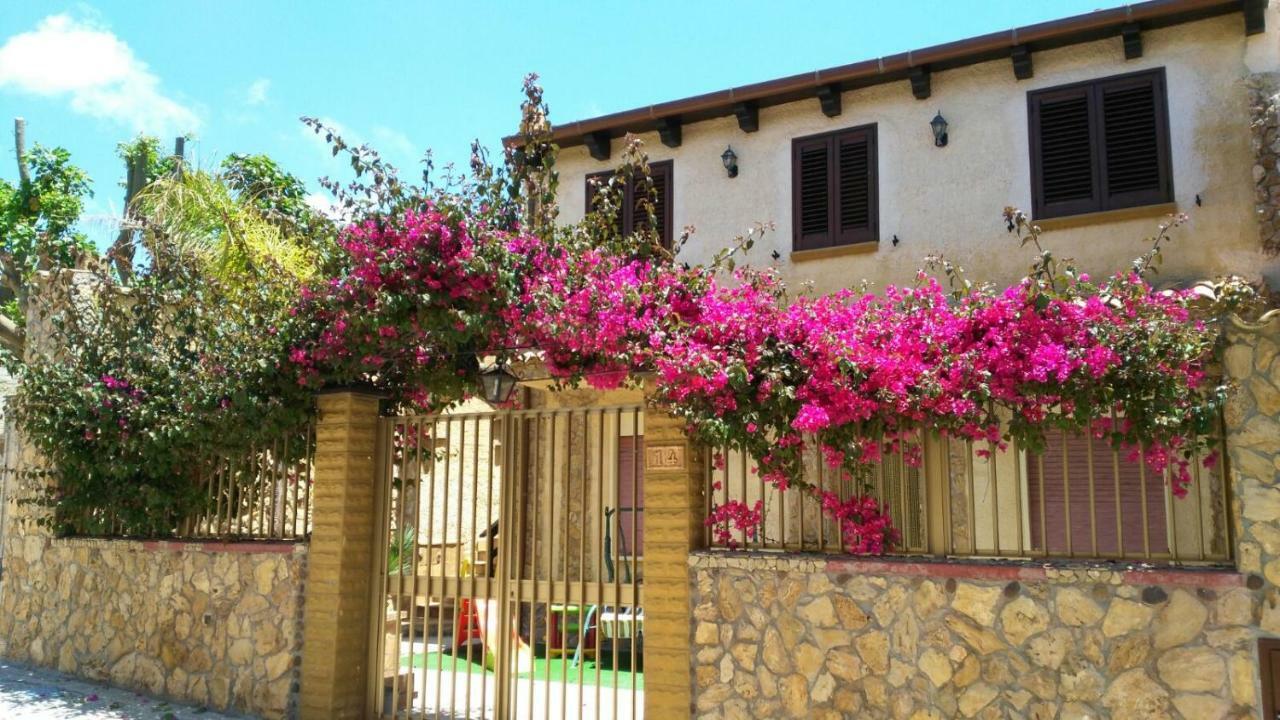 Casa Vacanze Mediterraneo Villa Tre Fontane Bagian luar foto
