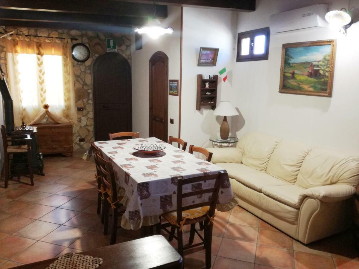 Casa Vacanze Mediterraneo Villa Tre Fontane Bagian luar foto