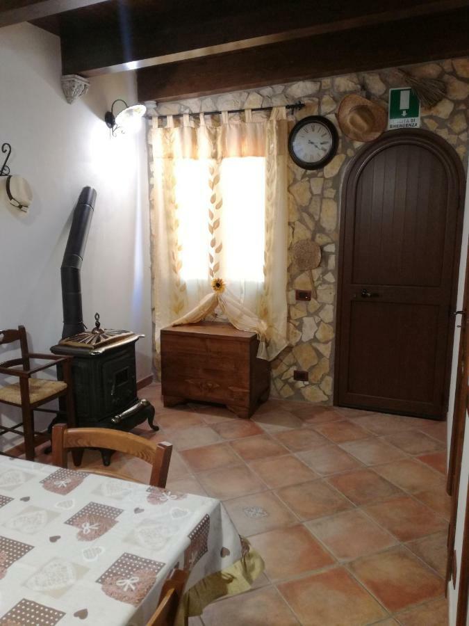 Casa Vacanze Mediterraneo Villa Tre Fontane Bagian luar foto